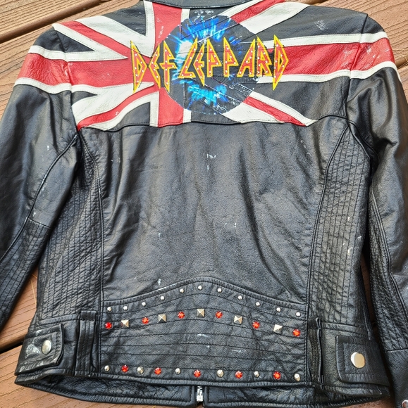 Def Leppard Ladies Leather Jacket from Wilson’s Leather Medium - Picture 6 of 16